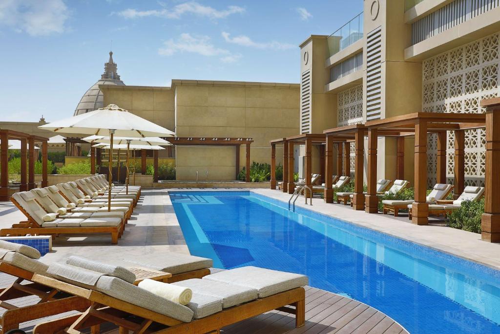 Hilton Metropolitan | Dubai Essentials | All-Inclusive Escape