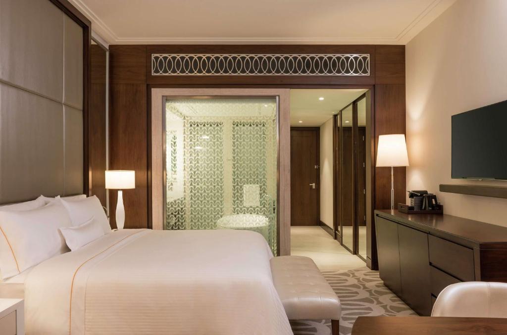 Hilton Metropolitan | Dubai Essentials | All-Inclusive Escape