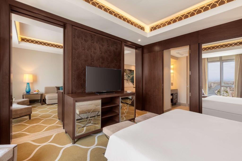Hilton Metropolitan | Dubai Essentials | All-Inclusive Escape