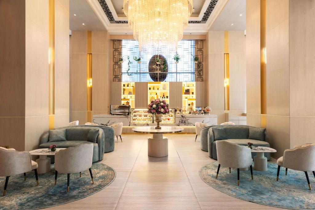 Hilton Metropolitan | Dubai Essentials | All-Inclusive Escape