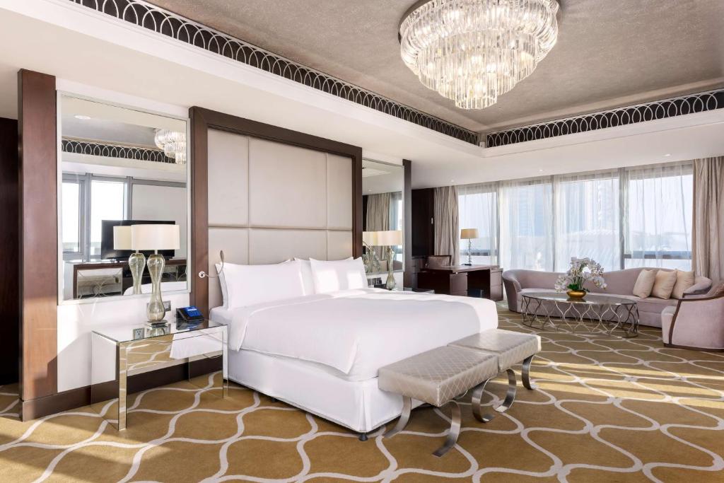 Hilton Metropolitan | Dubai Essentials | All-Inclusive Escape